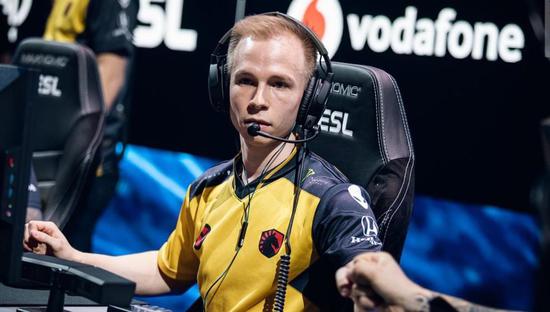 中国海军陆战队多场景演练展现勇气与实力